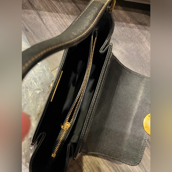 100% Authentic black VALENTINO GARAVANI medal motif vintage purse from Japan - Picture 5 of 10